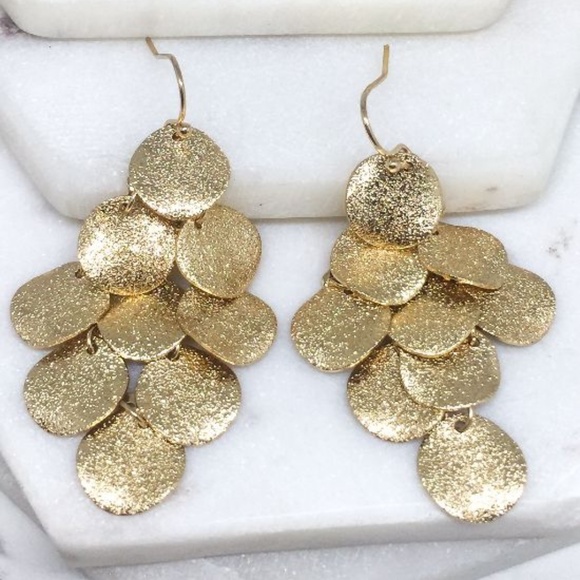 Gold chandelier tiered shimmery drop earrings - Picture 2 of 2